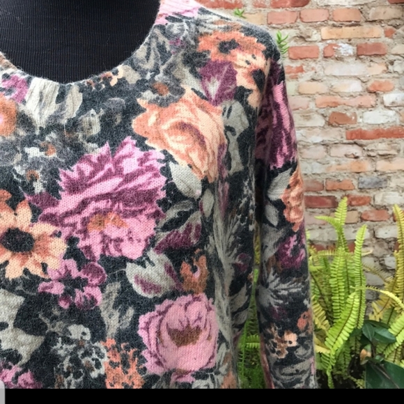 H&M Softest AngoraBlend Floral 3/4 Sleeve Sweater - Picture 11 of 14